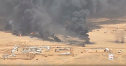 Kako su Huti ošamarili Saudijce: Raznose im logistiku kao na igrici, dok iza gore postrojenja (VIDEO)