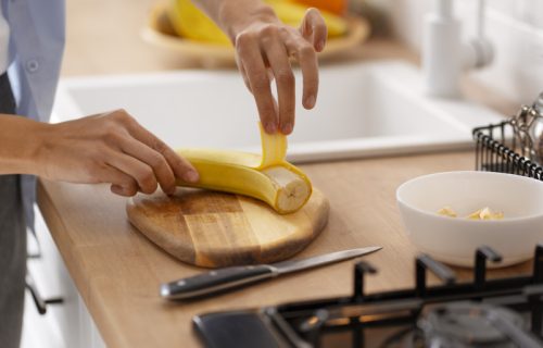 Kolač od banane i putera od kikirikija, sa ovsom (RECEPT+VIDEO)
