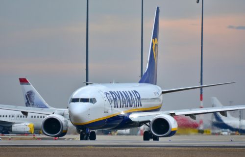 Putnici bi mogli skupo da plate rast cena nafte: Rajaner upozorava na poskupljenje letova