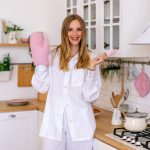 "Tradwife" trend: Idila na Instagramu ili poziv u pomoć? (VIDEO)