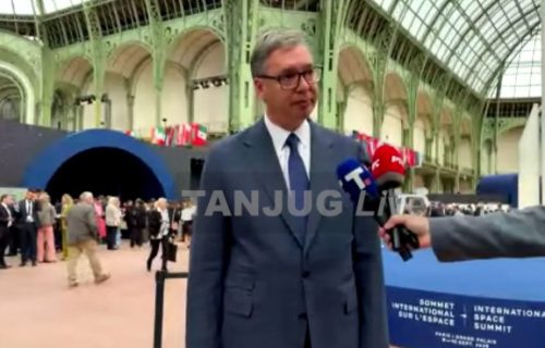 Vučić stigao u Grand Pale u Parizu: Predsednik učestvuje na Međunarodnom samitu o svemiru