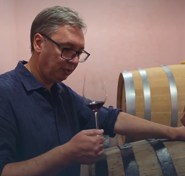 Vučić posetio porodicu Madžić: “Gostoprimstvo jednako kvalitetu vina koje proizvode”