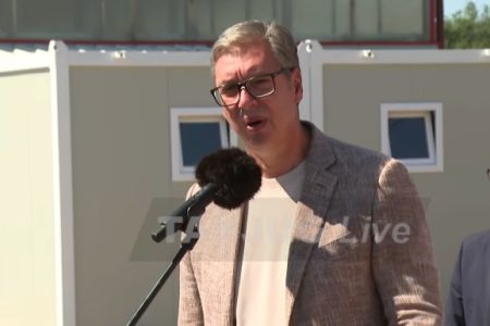 Vučić objavio jedno ime sa liste SNS pred izbore: U pitanju je ugledan naučnik