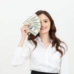 Žena zarađuje više od partnera? Psiholozi otkrivaju zašto to i dalje potresa neke veze