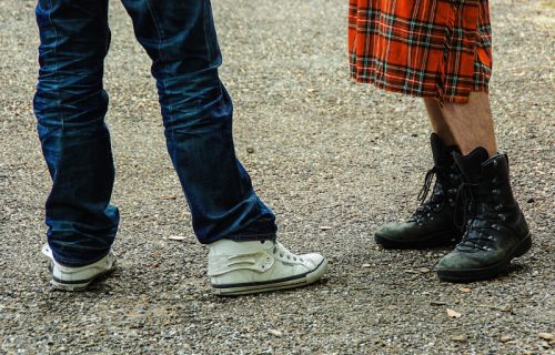 Nosio kilt, pa dizao noge: Bizaran slučaj na aerodromu u Zagrebu, muškarac uhapšen, platiće paprenu kaznu