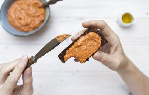 Namaz od leblebija i pečenih paprika: Kremast, aromatičan i odličan uz bruskete