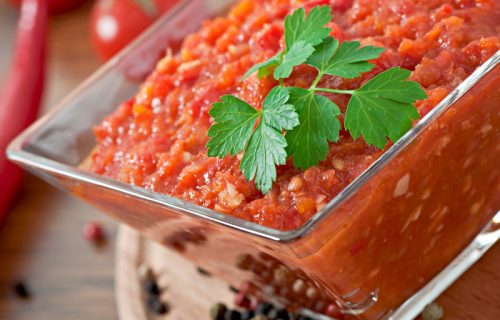 Pravite domaći ajvar? Jedna greška sa pečenom paprikom može da pokvari ukus