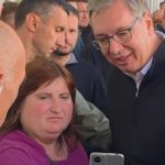 Predivni trenuci i druženja! Vučić podelio snimak sa građanima Srbije: Ponekad moram da budem i fotograf
