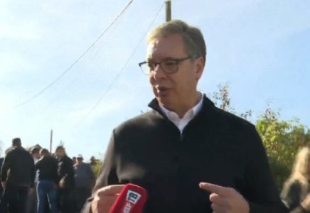 (UŽIVO) Vučić u Banoštoru kod Beočina: “Obrazovanje treba da vratimo tamo gde mu je mesto”