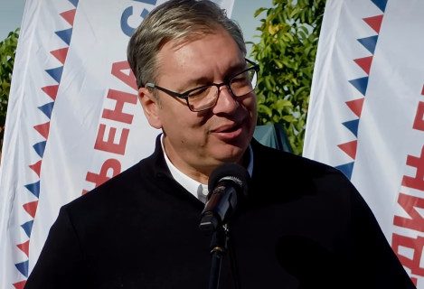 (UŽIVO) Vučić u Banoštoru kod Beočina: "Obrazovanje treba da vratimo tamo gde mu je mesto"