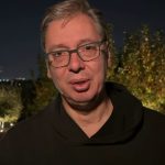 "Bezumni napadi na ljude moraju da prestanu": Vučić se hitno oglasio nakon upada pristalica SL u Informer