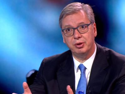 Vučić najavio veliko povećanje plata i penzija: “Očekuje nas rast privrede veći od četiri odsto”