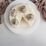 Torta bez mleka i jaja: Dva čokoladna fila i podloga sa pečenim lešnicima