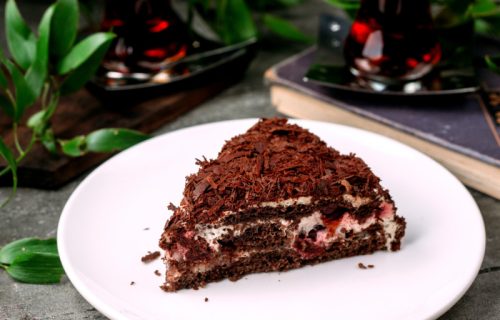 Belgijski kolač bez pečenja: Kremasta poslastica od keksa i čokolade gotova za svega 15 minuta