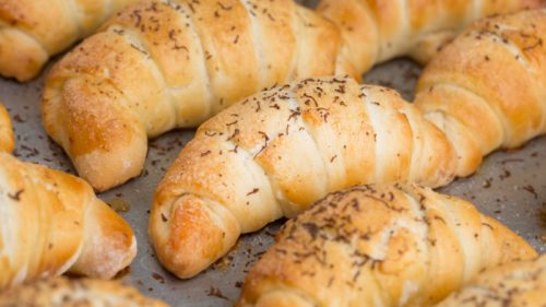 Kupus kifle sa dva fila: Mekane iznutra, rumene i lisnate spolja