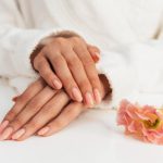 Nokti vam se listaju posle gel-laka? Tri prirodna ulja mogu da pomognu u nezi