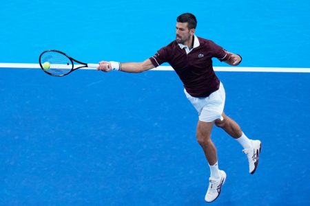 Izvrsno finale i ogromna neizvesnost: Novak poveo u setovima uprkos opomeni sudije