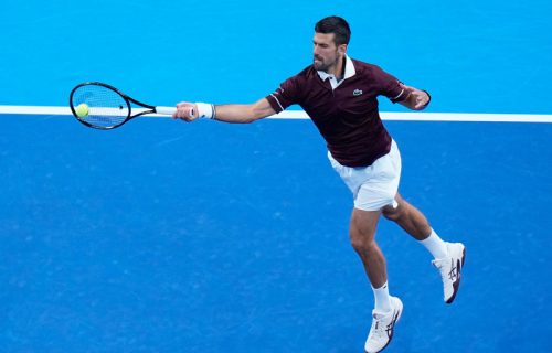 Izvrsno finale i ogromna neizvesnost: Novak poveo u setovima uprkos opomeni sudije