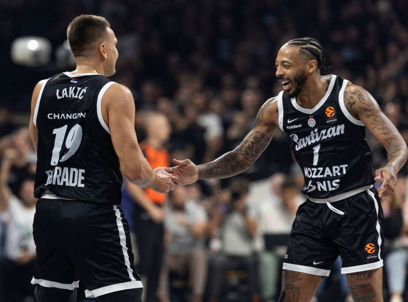 Partizan brutalno gazi u Evroligi: Serija nastavljena, srušen i Bajern usred Minhena (VIDEO)