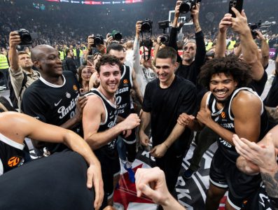 Pajola raznežio navijače Partizana: Prelepa scena u Areni (VIDEO)