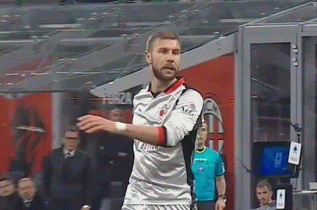 Milan saopštio sjajne vesti: Strahinja Pavlović potpisao novi ugovor sa italijanskim velikanom