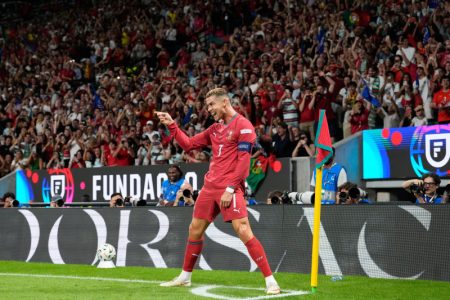 Ne stišava se bura u Portugaliji: Lisabon osvanuo u znaku Ronalda (VIDEO)