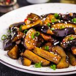 Salata od grilovanog patlidžana, sa fetom i orasima: Jelo koje osvaja spojem ukusa