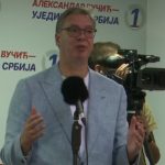 (UŽIVO) Vučić se obratio na mitingu u Sremskoj Mitrovici: "Milijardu i 300 miliona evra su dali za rušenje države" (VIDEO)