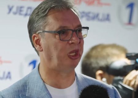 Vučić uputio optimističnu poruku: "Za snažniju, sigurniju i ponosniju Srbiju"