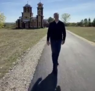 “On ne vozi bicikl, on ide sigurnim koracima”: Reči meštanina Ivankovca o Vučiću grme mrežama (VIDEO)