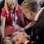 Emotivan trenutak u Palanci: Vučić prišao ženi kojoj je pozlilo, ona ga poljubila (VIDEO)