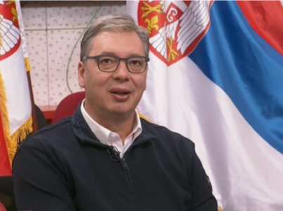 Vučić: “Večeras su u Nišu napali devojku Anđelu Milosavljević”