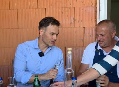 Mali u Bačkom Petrovcu: “Svima želim slogu i jedinstvo, samo Ujedinjena Srbija vodi do pobede” (VIDEO)