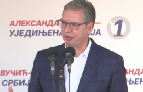 (UŽIVO) Vučić se obraća u Leskovcu: "Neću dozvoliti da neko gospodari Srbijom iz inostranstva"