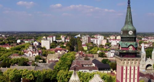 Dan žalosti u Subotici zbog smrti gradonačelnika Stevana Bakića: Zastave spuštene na pola koplja
