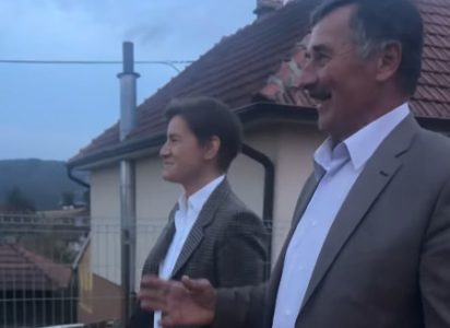Brnabić na Kablaru: “Stakleni vidikovac posetilo blizu 50.000 turista, 25. oktobra izbor je jasniji nego ikad” (VIDEO)