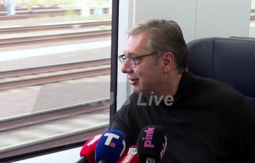 (UŽIVO) Vučić vozom iz Beograda krenuo na skup liste "Ujedinjena Srbija" u Novom Sadu (VIDEO)