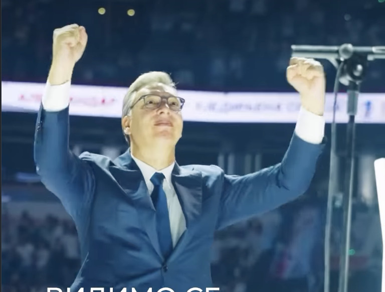 Spektakl u Novom Sadu: Reka ljudi sliva se na Trg slobode, Vučić poslao moćnu poruku (VIDEO)