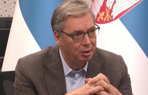Vučić: "Besmislen program "Studentske liste" od 11 tačaka, sramota me je da to čitam"