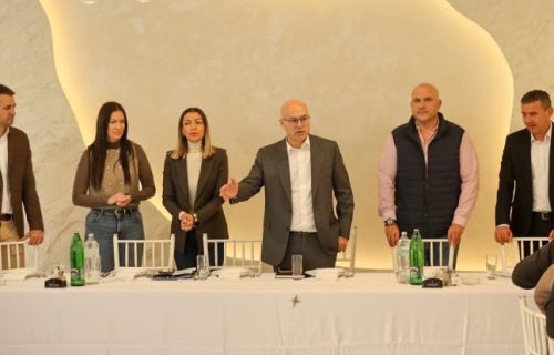 Vučević sa privrednicima iz Futoga i Klise o izazovima: "Ovi ljudi su važan oslonac naše privrede" (FOTO)