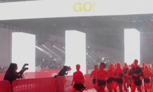 Aerodromska pista jednu noć pripala trkačicama: 5.000 žena istrčalo 10 kilometara po pisti u Londonu (VIDEO)