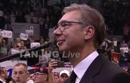 (UŽIVO) Prepuna Hala sportova u Beogradu: Počeo skup "Ujedinjene Srbije", očekuje se obraćanje Vučića (VIDEO)