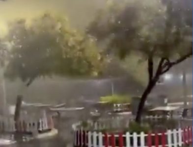 Snažan tornado pogodio Antaliju: Radnici stradali u kontejnerima, izdato upozorenje