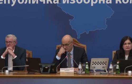 (UŽIVO) Iz RIK-a se obraćaju građanima: Novi podaci o preliminarnim rezultatima izbora