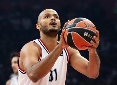 Šilds junak, Vezenkov tragičar: Fener utišao Pirej, stotke Valensije i Žalgirisa