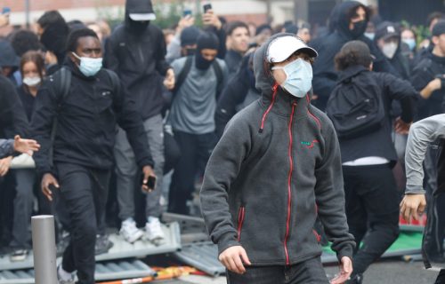 Rat policije i srednjoškolaca u Francuskoj: Leteli suzavci i razni projektili, uhapšeno više od 600