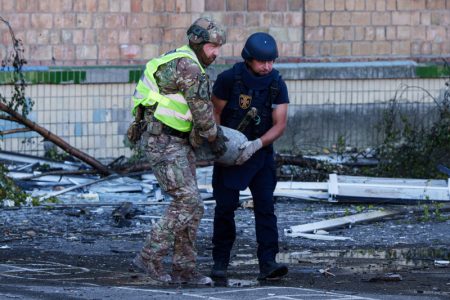 Ruske trupe napale Severni most u Kijevu: Oštećeni kolovoz i trolejbuska mreža