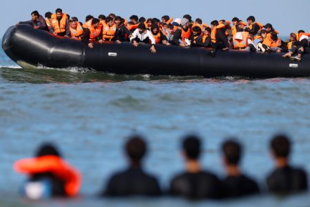 Jezivo svedočanstvo britanske ministarke: Gotovo svaka migrantkinja silovana tokom putovanja