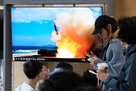 Severna Koreja lansirala balističku raketu: Preletela više od 700 kilometara i pala u more