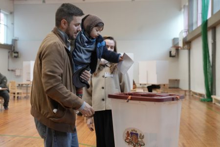 Prema više od 96 obrađenih glasova u Letoniji pobedila stranka aktuelnog premijera